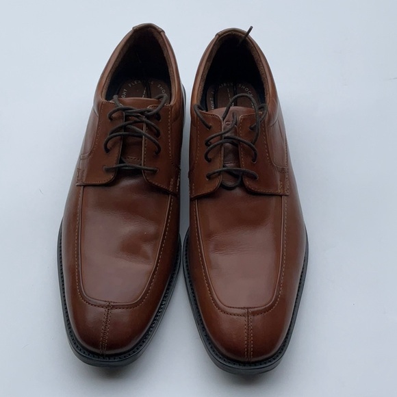 Rockport Brown Oxfords for Stylish Comfort size 9